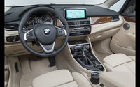 2014-BMW-2-Series-Active-Tourer-Interior-1-1680x1050.jpg