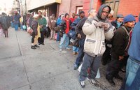 disadvantaged-americans-queue-for-aid-in-new-york.jpg