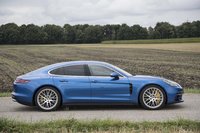 2017-Porsche-Panamera-4S-side-profile.jpg