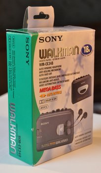 Sony Walkman WM-EX348 01 Box Angle.JPG