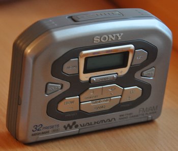 Sony Walkman WM-FX491 06 Angle.JPG