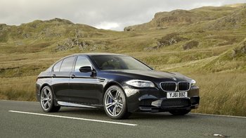 2012-bmw-f10-m5-saloon-uk-04.jpg