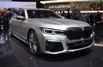 Genf-2019-BMW-M760Li-G12-Facelift-LCI-Individual-Frozen-Cashmere-Live-03-1024x678.jpg