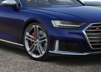 Audi-S8-2019-2020-8-min.jpg