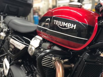 Triumph Speed Twin 1200 04.jpeg