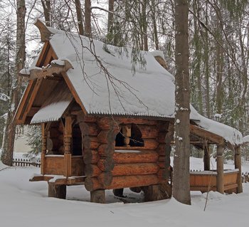 1280px-Abramtsevo_Estate_in_Jan2013_img04.jpg