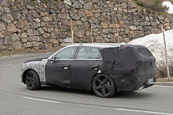 genesis-gv80-spied-less-disguised-in-the-alps-is-towing-a-bmw-x5_7.jpg