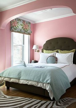 26-dreamy-feminine-bedroom-interiors-full-of-romance-and-softness-23.jpg