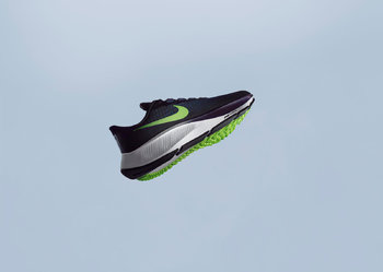 NikeNews_NikeAirZoomPegasus37_SU20_RN_Zoom_Peg37_ProductSuperiority_W_Dangerous_3Q_native_1600.jpg