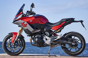 bmw f900xr 2020 review spec price_38.jpg