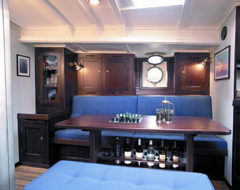 Bestevaer_53ST_BVII_Aluminium_Sailing_Yacht_Interior-1.jpg