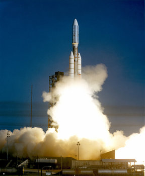 800px-Titan_3E_with_Voyager_1.jpg