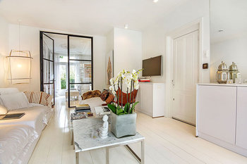 unique-white-apartment-in-amsterdam-pufikhomes-3.jpg