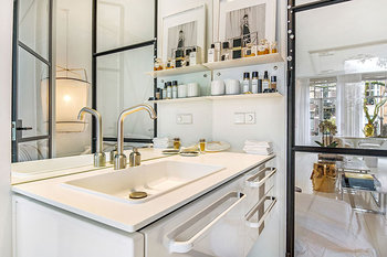 unique-white-apartment-in-amsterdam-pufikhomes-17.jpg