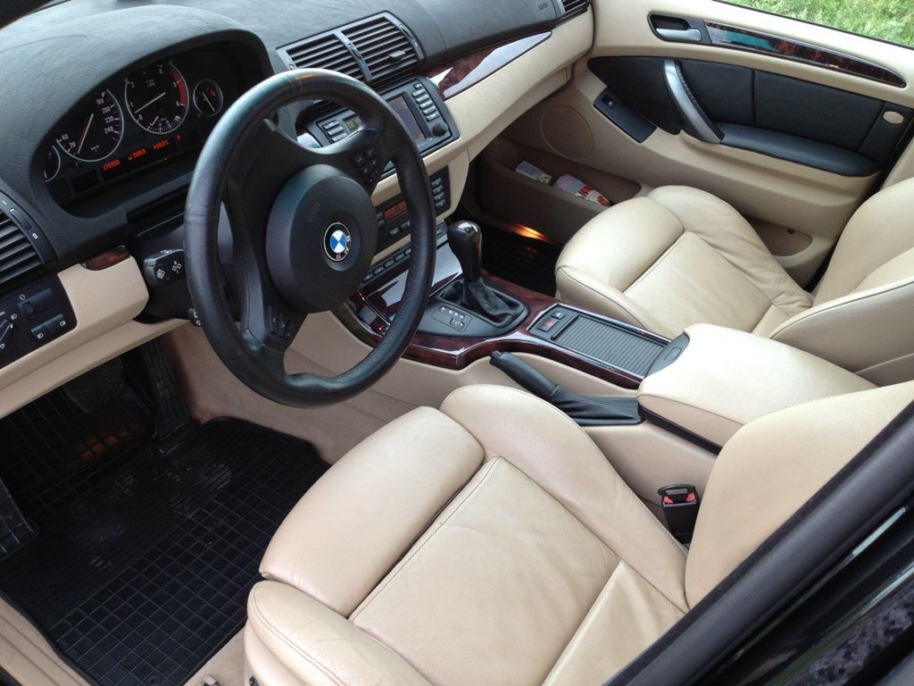 Салон х5 е53. BMW x5 e53 салон бежевый. BMW x5 e53 светлый салон. BMW e53 белый салон. БМВ х5 е53 белый салон.