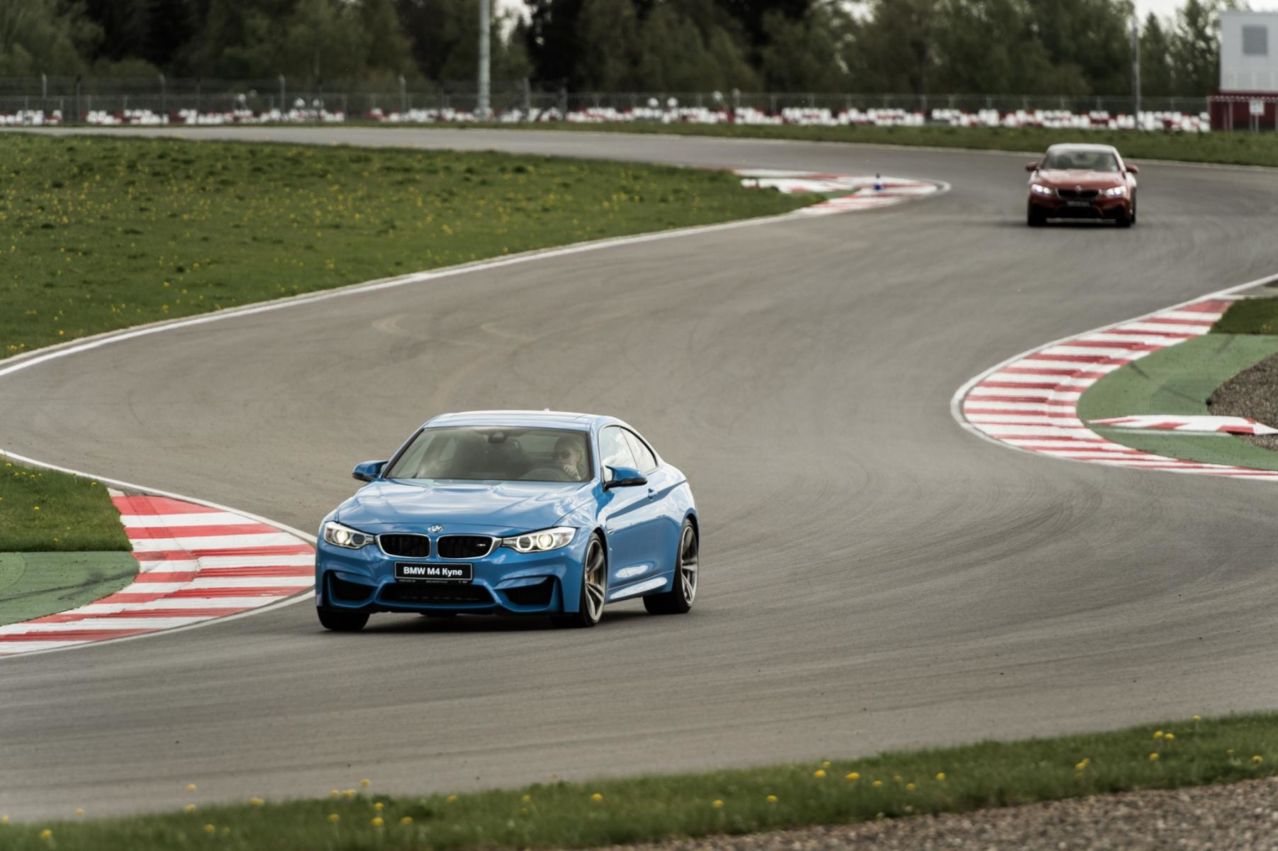 БМВ клаб спорт. Moscow Raceway BMW m4. Самая быстрая БМВ В мире м5. Мир БМВ.