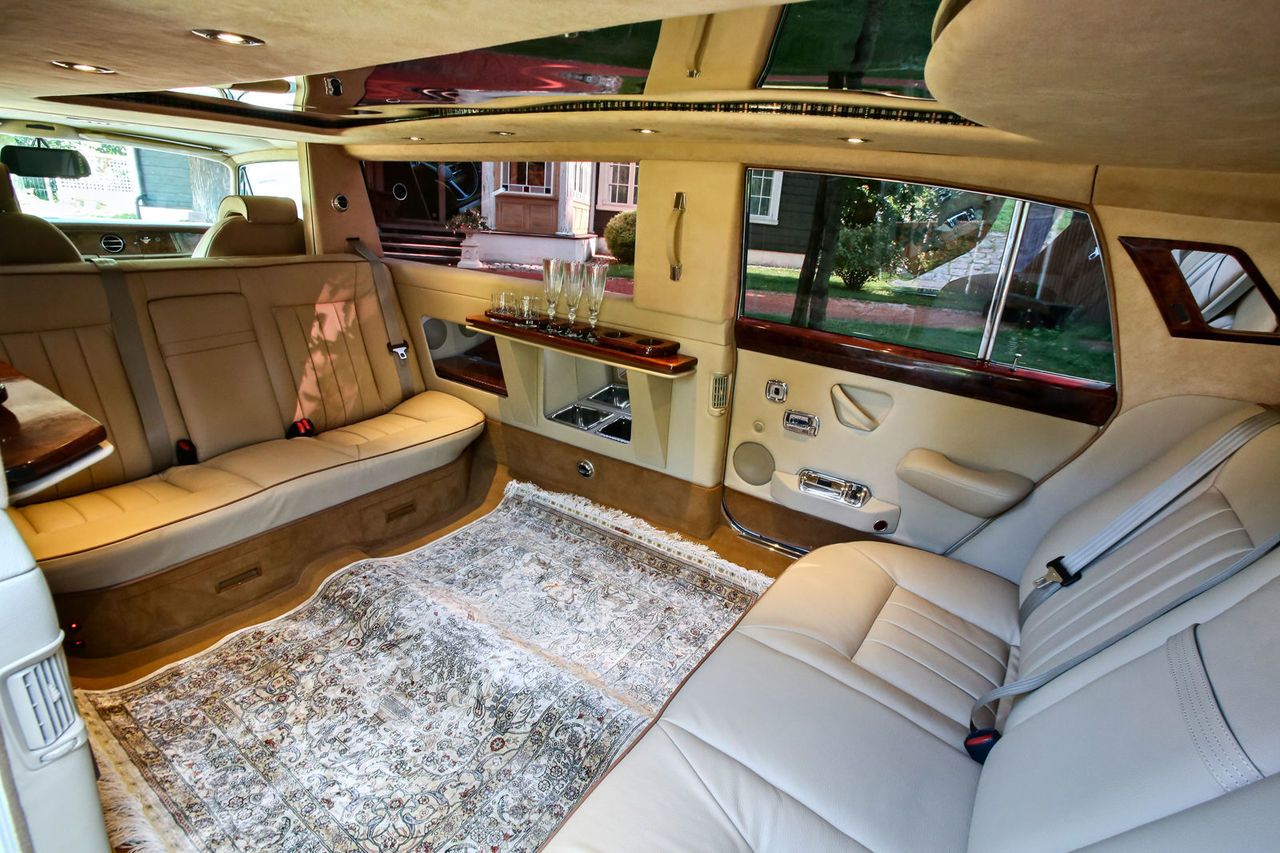 Rolls Royce Phantom Limo