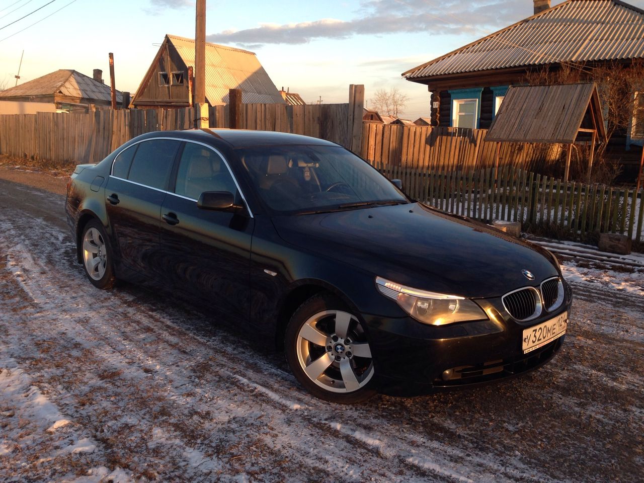 Продам б у красноярск. БМВ черная 62 регион. БМВ Красноярск. BMW 330 без номеров Красноярск. Красноярская БМВ.