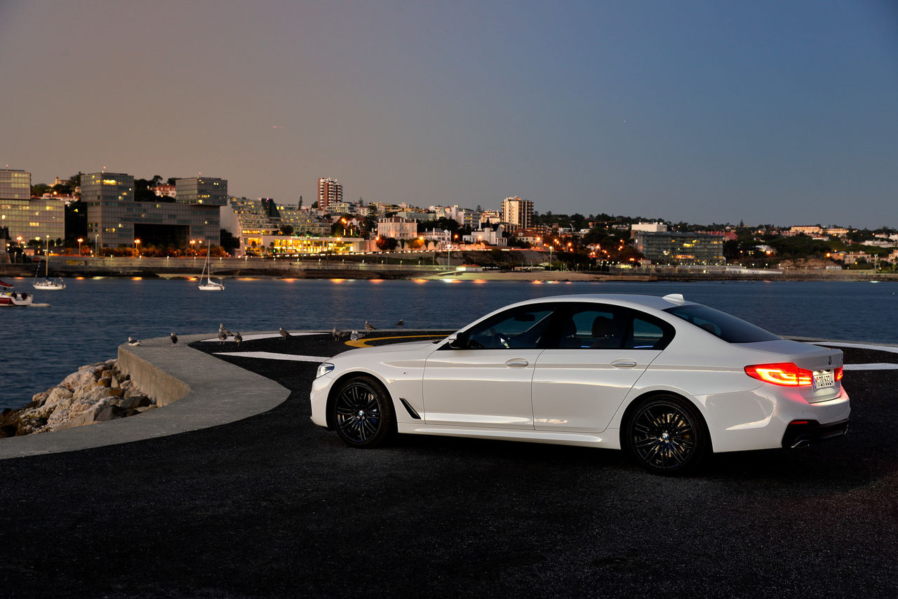 BMW m5 f10 ночью