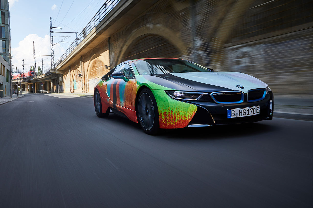 BMW i8 зеленая