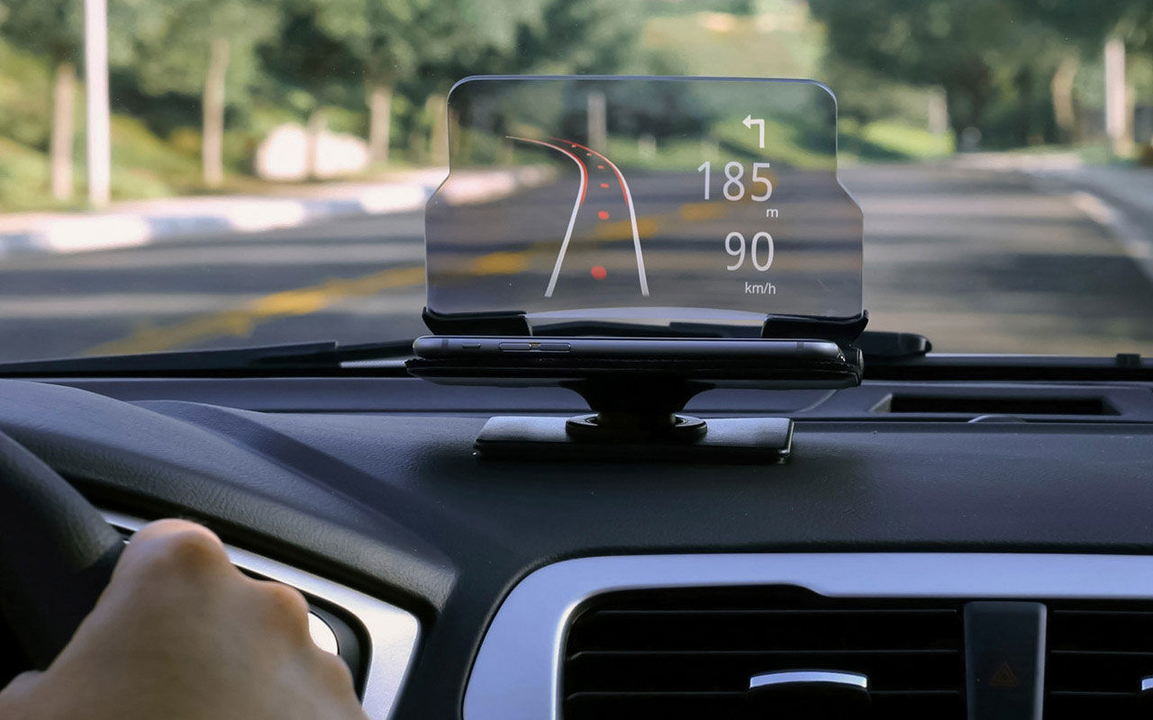 Экран на лобовое стекло автомобиля. Проекционный дисплей Hudway Glass. BMW e90 проекция на лобовое стекло. Проекция на лобовое стекло BMW e60. Проекция на лобовое стекло е34.