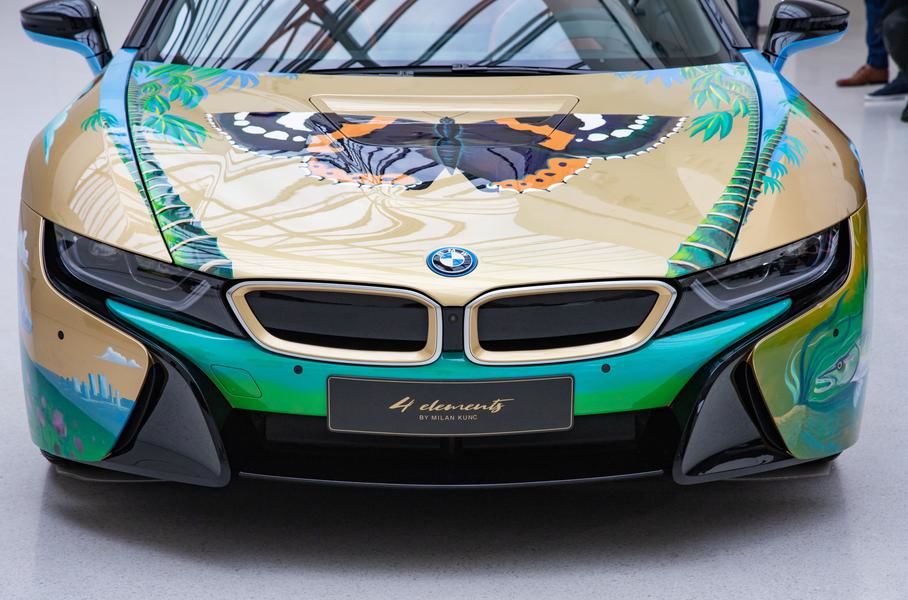 BMW i8 капот