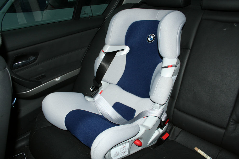 Авито детское сиденье. Детское автокресло BMW Junior Seat. Автокресло детское BMW Isofix. Junior Seat Isofix. Автомобильное кресло BMW Junior Seat 1.