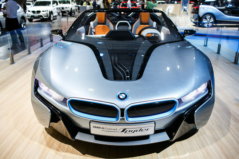 Электромобиль i8. BMW электромобиль i8 настоящий. БМВ рум. БМВ С открывающимися. Концепт чья фирма.