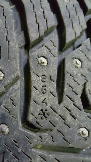 305688