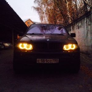 307076