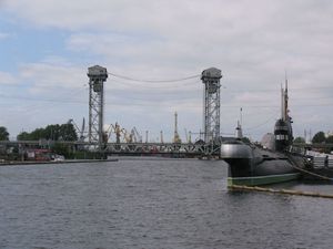 318362