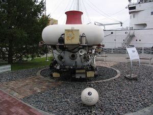 318452