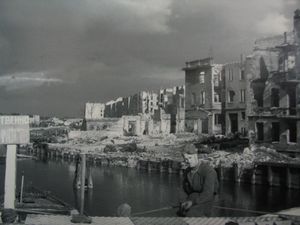 318534