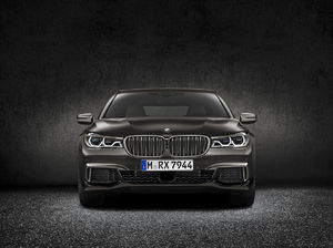 BMW M760Li xDrive