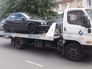 368853