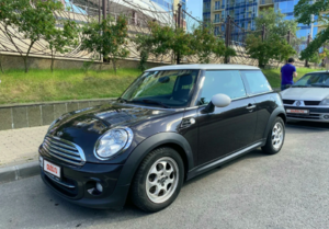 Продаю своего малыша Mini Hatch, 2013 год в Москве