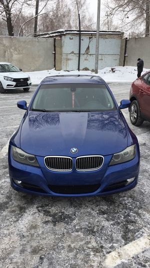 E90