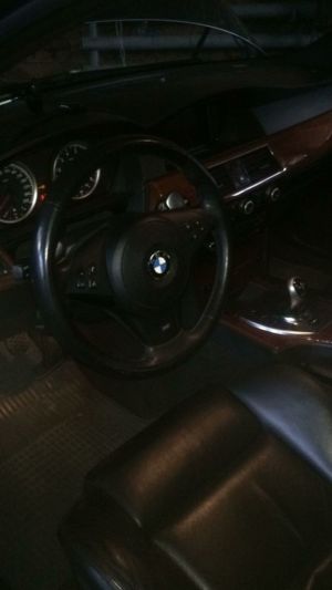389530