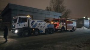 390922