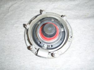 крышка бака   p/n 16117685458, 1500 руб.