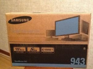 Монитор Samsung 943 nw