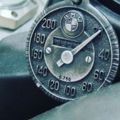 395718